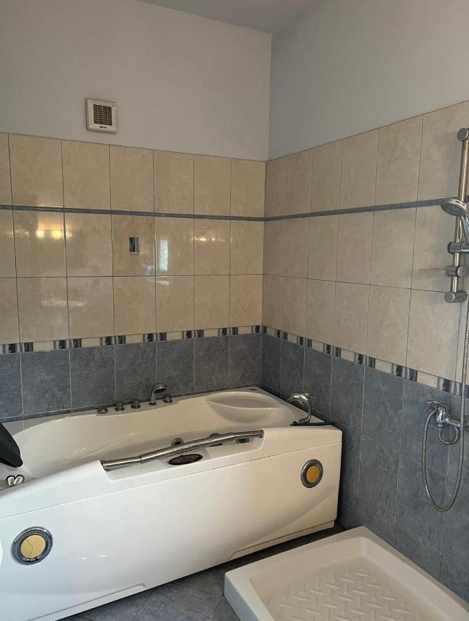 Guest House Pulake Berati Exterior foto