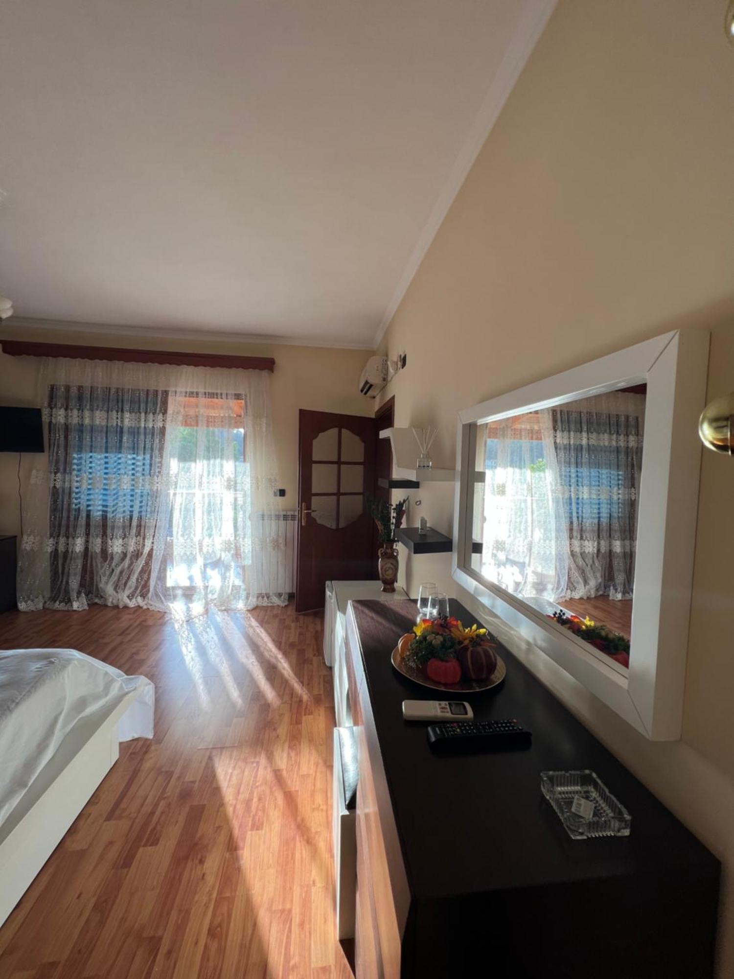 Guest House Pulake Berati Exterior foto