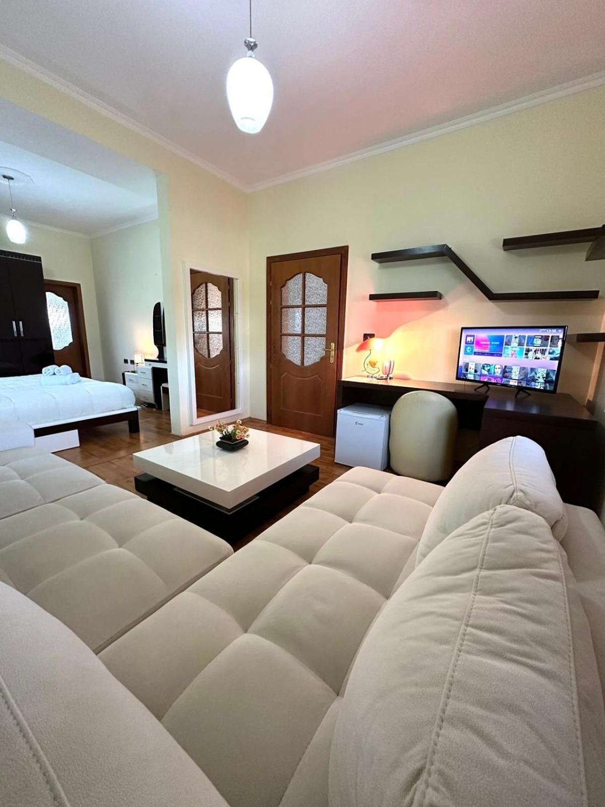Guest House Pulake Berati Exterior foto