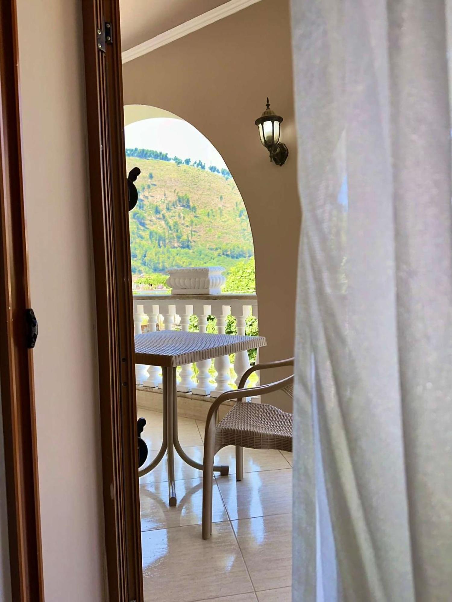 Guest House Pulake Berati Exterior foto